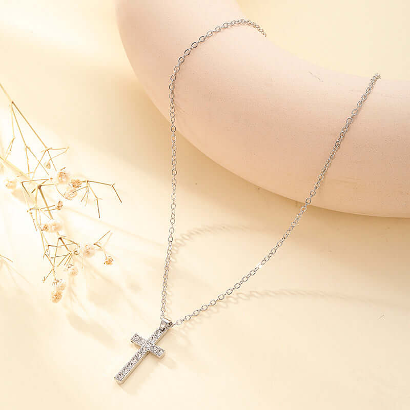 "Jesus Kreuz Halskette – Klassischer und inspirierender christlicher Schmuck für Damen und Herren, aus Edelstahl/Premium-Material, perfekt für den Alltag, religiöse Geschenke, Taufen und besondere Anlässe."