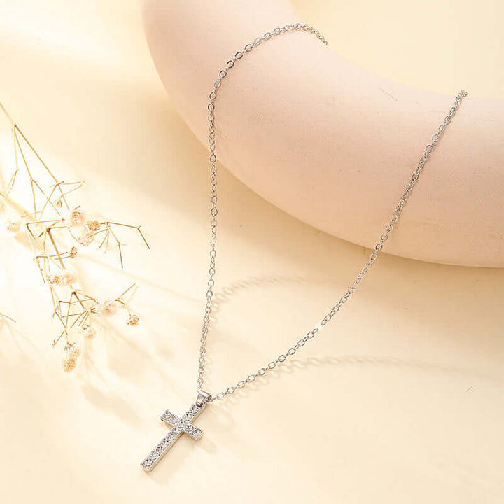 "Jesus Kreuz Halskette – Klassischer und inspirierender christlicher Schmuck für Damen und Herren, aus Edelstahl/Premium-Material, perfekt für den Alltag, religiöse Geschenke, Taufen und besondere Anlässe."